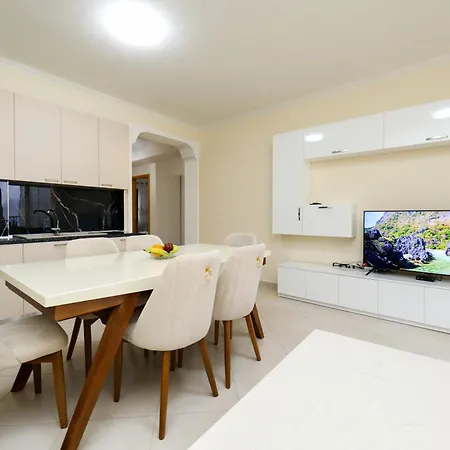 C'est La Sea Apartment Vlore