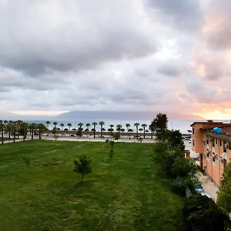 Apartment C'est La Sea